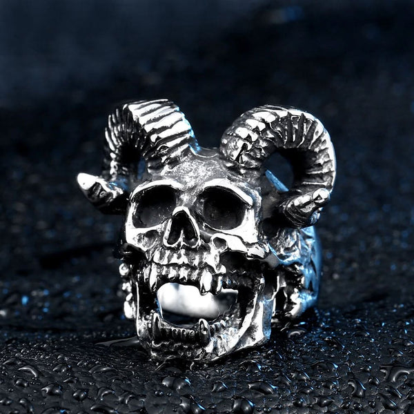 front view of silver stainless steel skull ring with horns