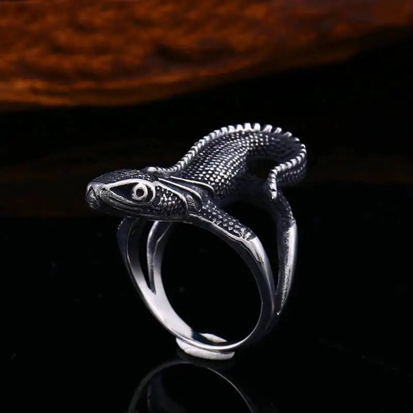 silver animal ring with reptile